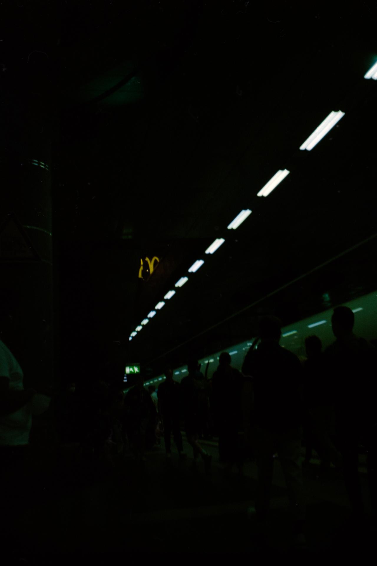 Thumbnail /2022 Berlin/MCDs am Bahnhof.jpg